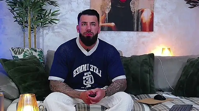 masterkingofmusclee online show from April 8, 6:48 am