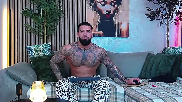 masterkingofmusclee online show from April 15, 7:36 am