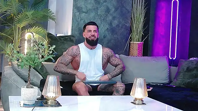 masterkingofmusclee online show from March 24, 9:15 pm