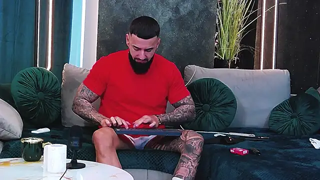 masterkingofmusclee online show from February 4, 6:57 am