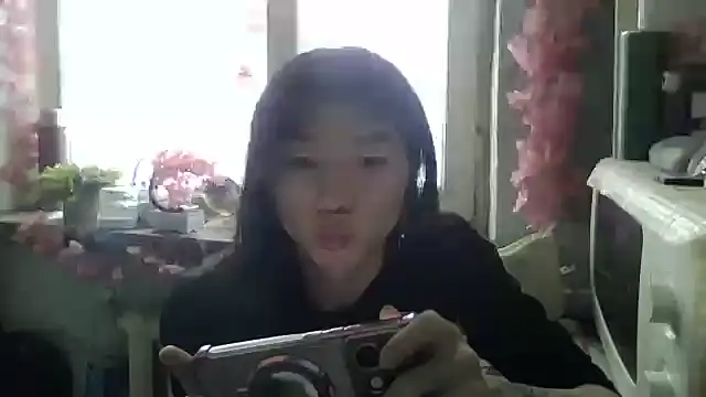 CarlyJoy online show from December 4, 8:24 am