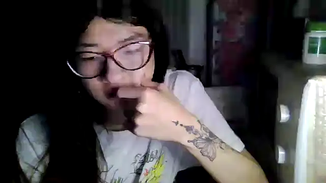 CarlyJoy online show from March 18, 4:41 pm