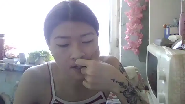 CarlyJoy online show from July 9, 10:26 am
