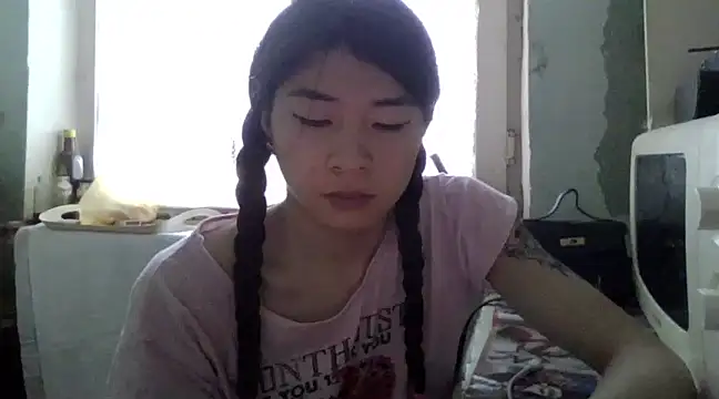 Snapshot of CarlyJoy chatting on March 18, 1:01 pm CarlyJoy online show from March 18, 1:01 pm