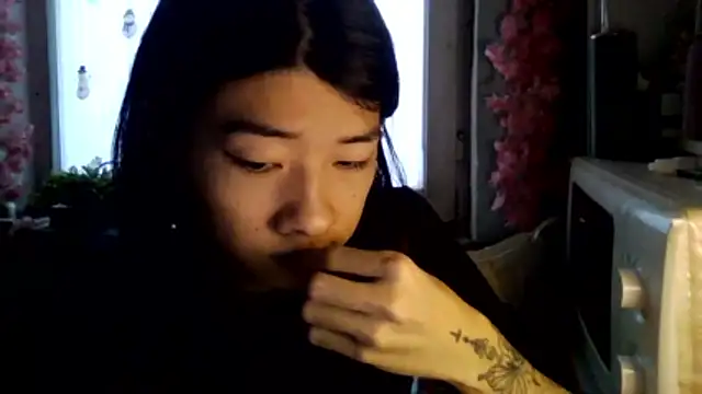 CarlyJoy online show from December 21, 11:01 am