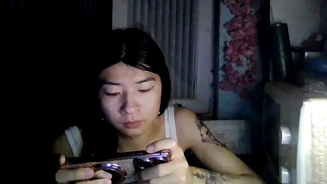 CarlyJoy online show from May 27, 4:25 pm
