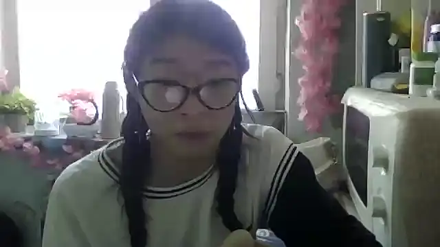 Snapshot of CarlyJoy chatting on October 5, 9:33 am CarlyJoy online show from October 5, 9:33 am