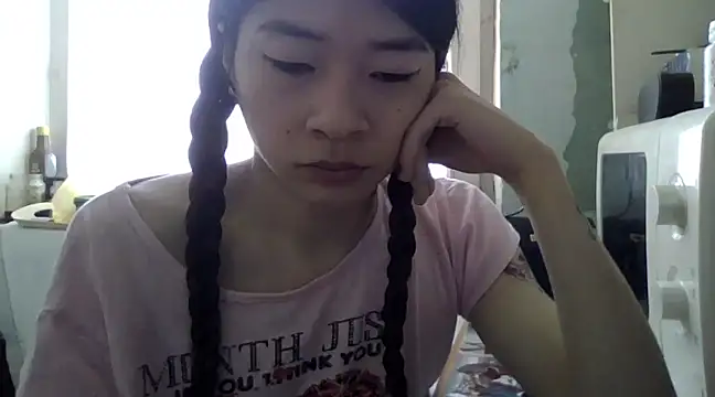 Snapshot of CarlyJoy chatting on March 18, 6:50 am CarlyJoy online show from March 18, 6:50 am