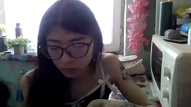 CarlyJoy online show from April 3, 9:49 am