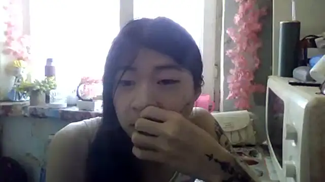 CarlyJoy online show from April 12, 9:34 am