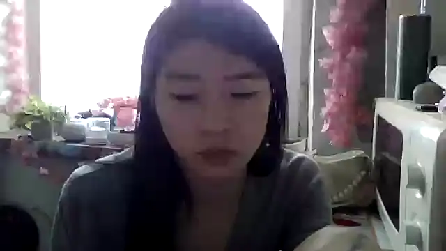 CarlyJoy online show from February 6, 9:27 am