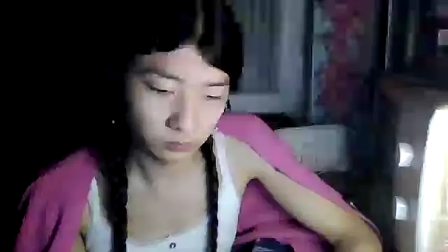 CarlyJoy online show from April 23, 4:30 pm
