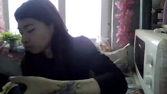 CarlyJoy online show from December 18, 11:03 am