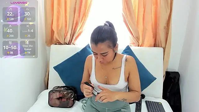 im amber online show from February 25, 12:38 pm