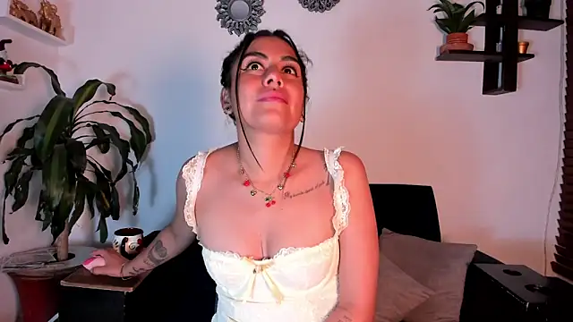 im amber online show from March 17, 2:03 am