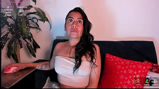 im amber online show from December 5, 2:37 pm