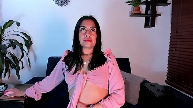 im amber online show from April 18, 2:25 am