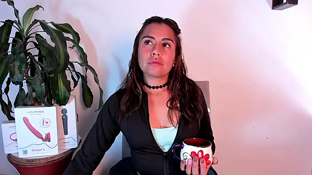 im amber online show from June 11, 1:08 pm