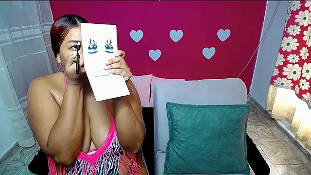 Snapshot of violeta_rous chatting on May 19, 2:57 pm violeta rous online show from May 19, 2:57 pm