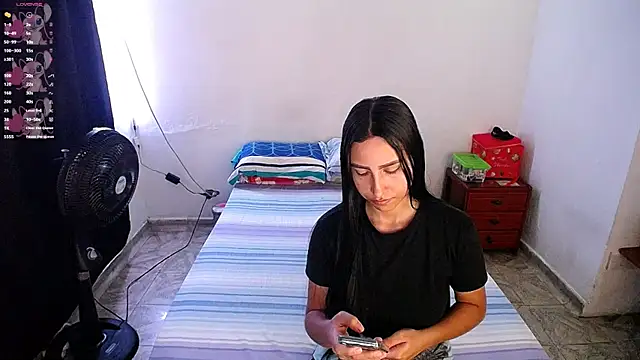 Snapshot of violeta_rous chatting on November 8, 6:33 pm violeta rous online show from November 8, 6:33 pm