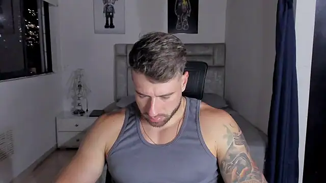 Snapshot of paul_rogerr chatting on September 20, 1:32 am paul rogerr online show from September 20, 1:32 am