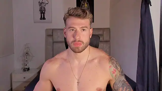 paul rogerr online show from November 18, 10:24 pm