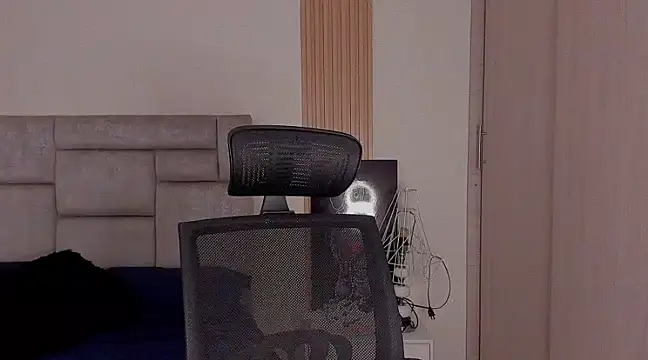 Snapshot of paul_rogerr chatting on December 4, 3:04 pm paul rogerr online show from December 4, 3:04 pm