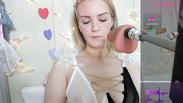 Kaya Devis online show from September 12, 5:18 am