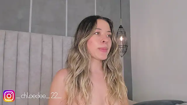 Snapshot of chloe_d chatting on February 11, 6:01 pm chloe d online show from February 11, 6:01 pm