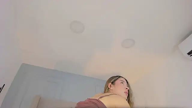chloe d online show from April 23, 12:29 pm
