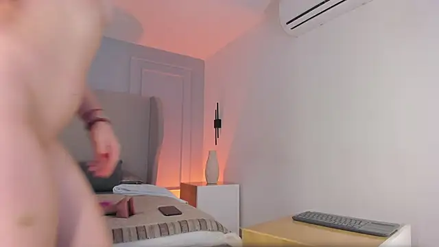 chloe d online show from March 8, 1:14 pm