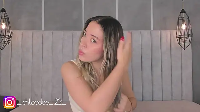 Snapshot of chloe_d chatting on February 10, 11:15 am chloe d online show from February 10, 11:15 am