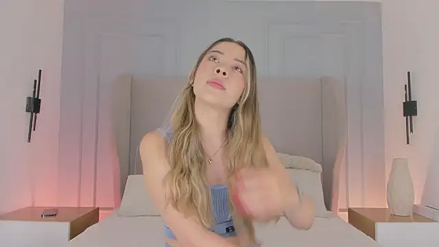 chloe d online show from June 2, 11:54 am