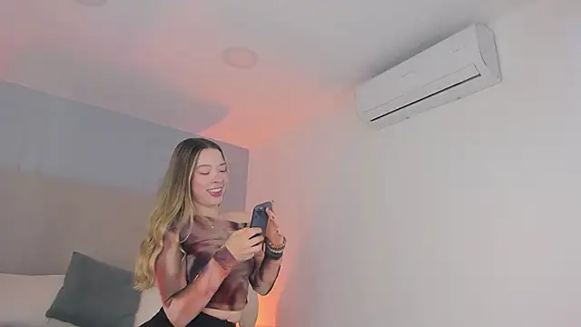 chloe d online show from March 12, 12:42 pm