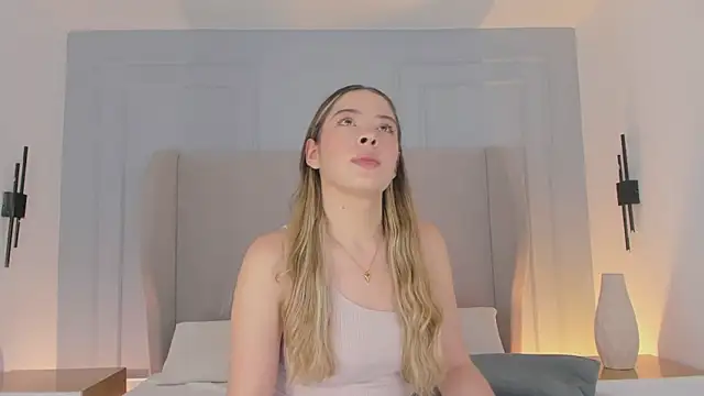 chloe d online show from April 7, 12:40 pm