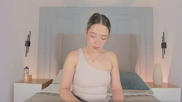 chloe d online show from May 14, 1:08 pm