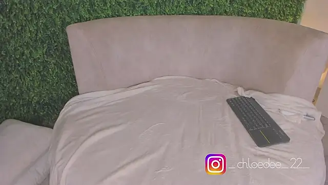 Snapshot of chloe_d chatting on September 27, 11:38 am chloe d online show from September 27, 11:38 am