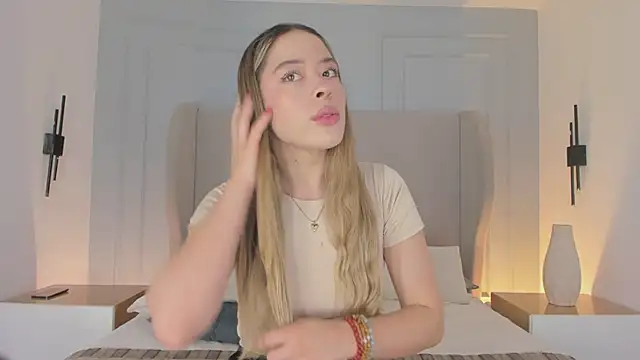 chloe d online show from April 9, 12:11 pm