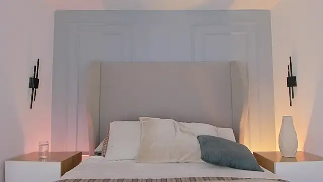 chloe d online show from March 21, 12:31 pm