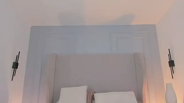 chloe d online show from March 31, 12:18 pm