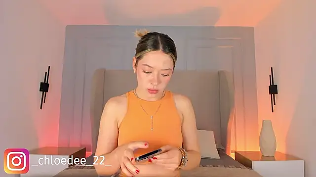chloe d online show from February 20, 1:46 pm