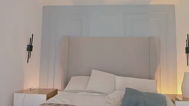 chloe d online show from April 20, 1:45 pm
