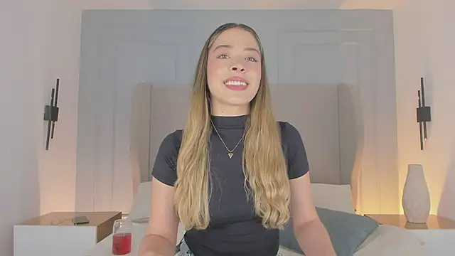 chloe d online show from April 10, 12:23 pm