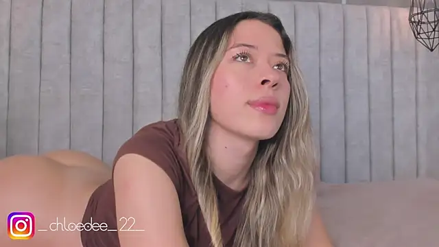 Snapshot of chloe_d chatting on February 15, 2:55 pm chloe d online show from February 15, 2:55 pm