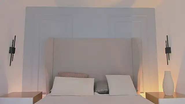 chloe d online show from March 25, 12:04 pm