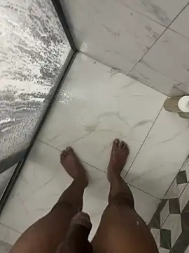 Snapshot of Tintola chatting on February 4, 3:34 am Tintola online show from February 4, 3:34 am