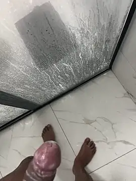 Snapshot of Tintola chatting on February 16, 9:56 pm Tintola online show from February 16, 9:56 pm