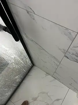 Snapshot of Tintola chatting on February 18, 2:31 am Tintola online show from February 18, 2:31 am