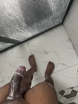 Snapshot of Tintola chatting on February 15, 12:55 am Tintola online show from February 15, 12:55 am