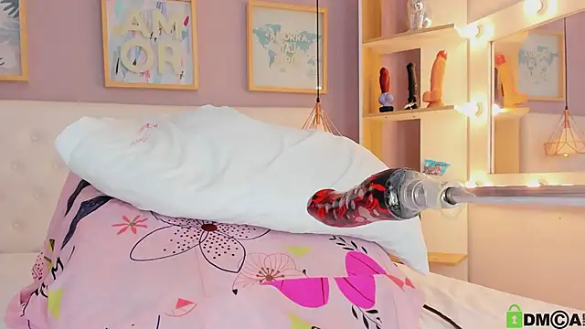 Snapshot of julyanna_ chatting on November 20, 8:20 pm julyanna online show from November 20, 8:20 pm